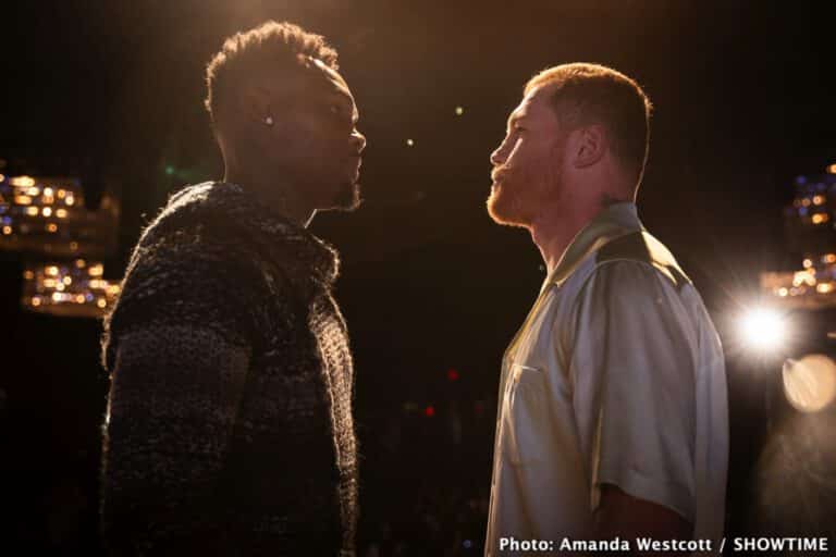 Canelo Alvarez showing excellent head movement training for Jermell Charlo