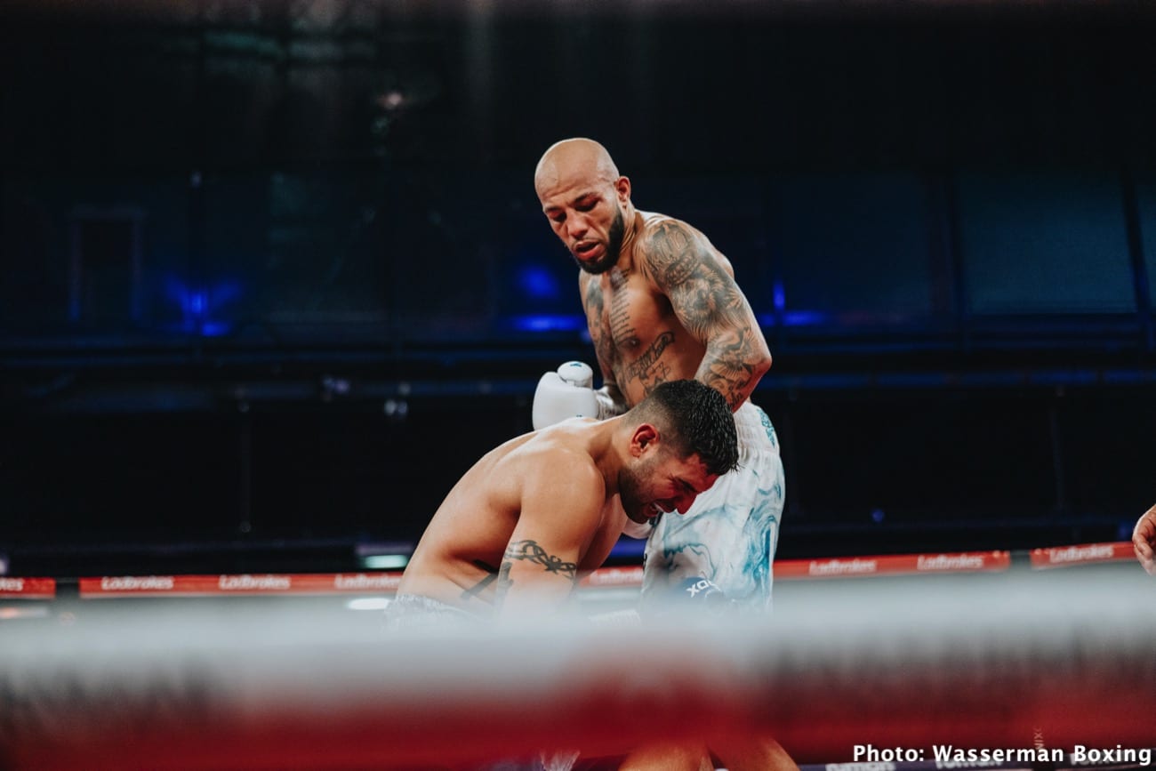 Boxing photo: Lyndon Arthur image Arthur climbs off canvas to stop Suarez in dramatic IBO clash - Boxing Results