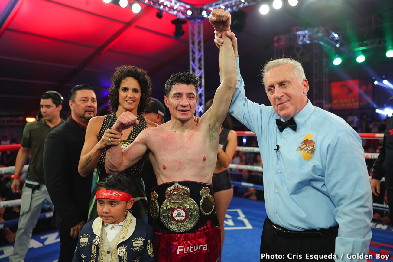 Boxing photo: Mercito Gesta, William Zepeda image William Zepeda destroys Mercito Gesta in six round KO - Boxing results