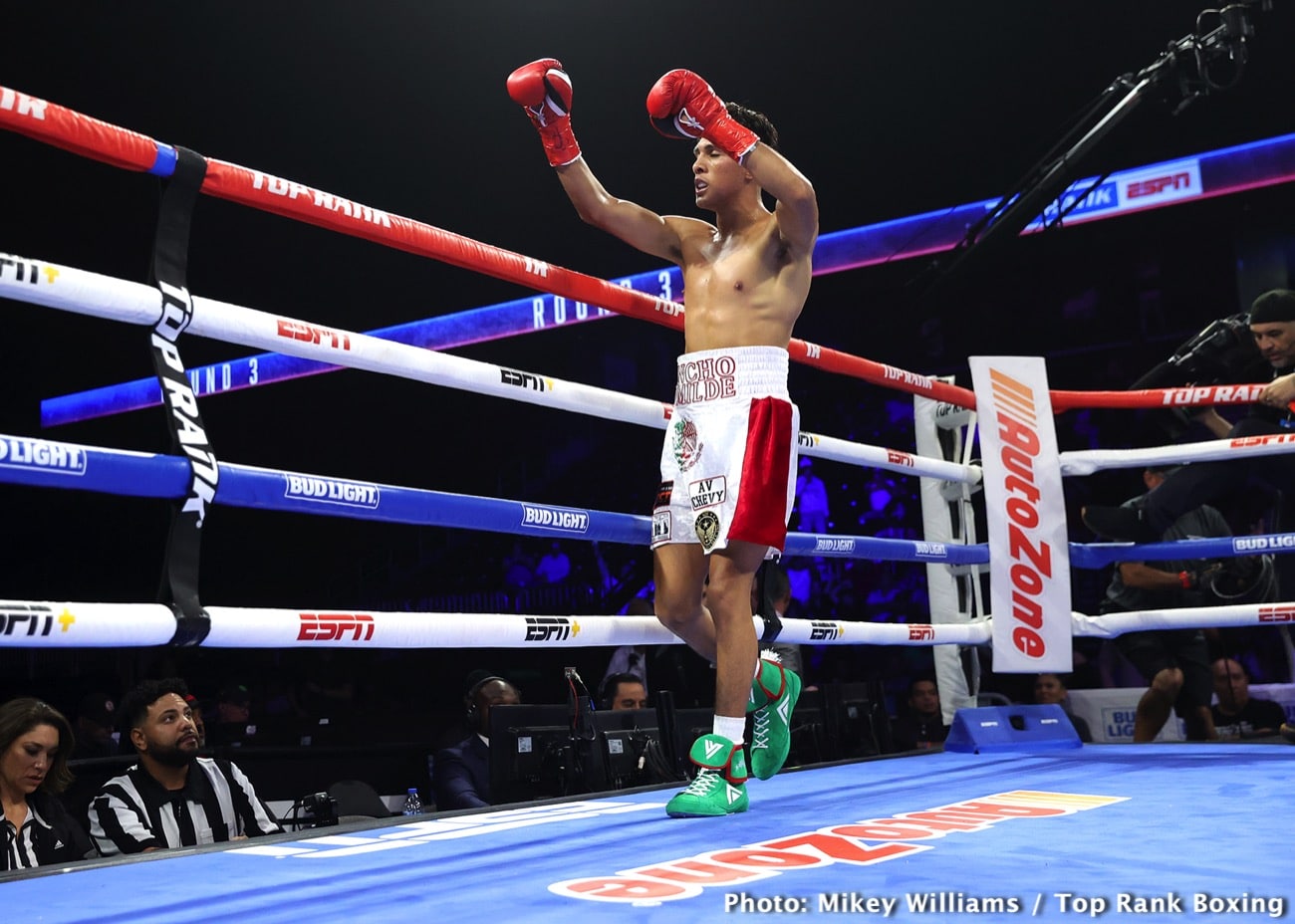 Boxing photo: Joet Gonzalez, Luis Alberto Lopez, Xander Zayas image Boxing Tonight: Lopez vs. Gonzalez – Live Results