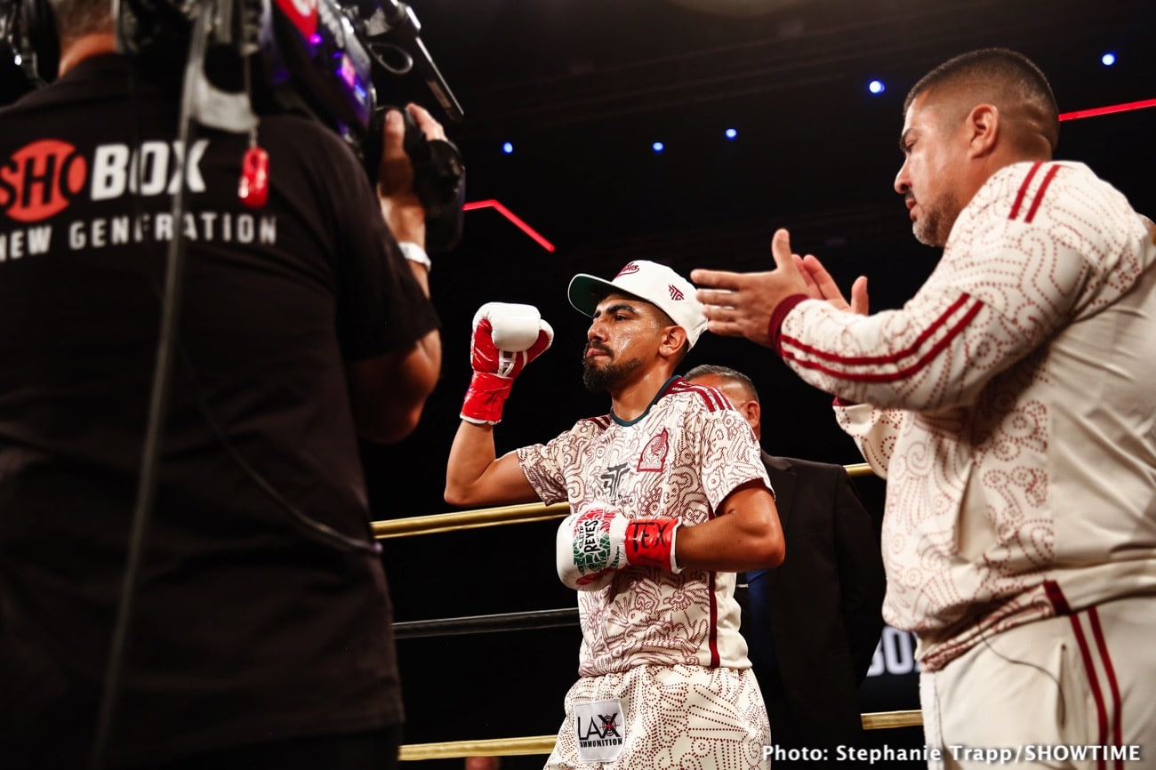 Boxing photo: Rafael Pedroza, Ramon Cardenas image Ramon Cardenas KOs Rafael Pedroza - Boxing Results