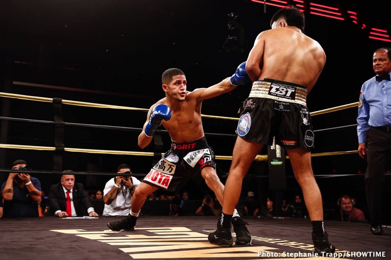 Boxing photo: Rafael Pedroza, Ramon Cardenas image Ramon Cardenas KOs Rafael Pedroza - Boxing Results