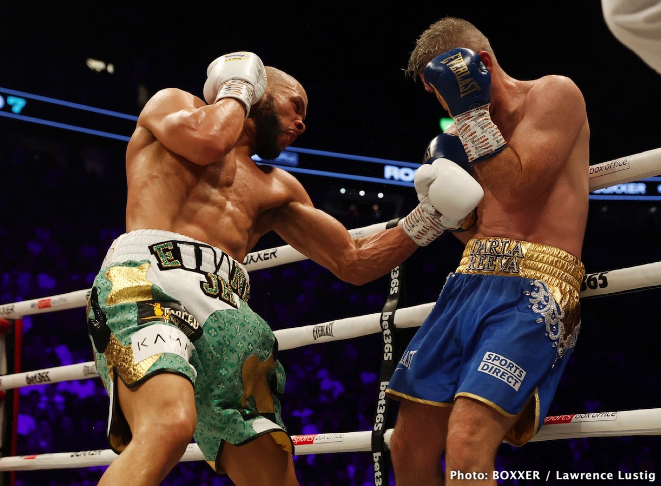 Boxing photo: Chris Eubank Jr, Liam Smith image Chris Eubank Jr. stops Liam Smith in 10th round TKO - Boxing Results