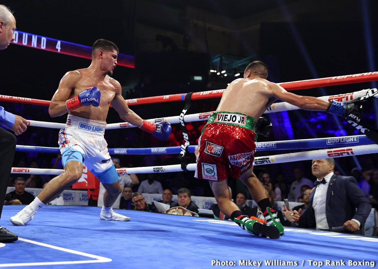 Boxing photo: Joet Gonzalez, Luis Alberto Lopez, Xander Zayas image Boxing Tonight: Lopez vs. Gonzalez – Live Results
