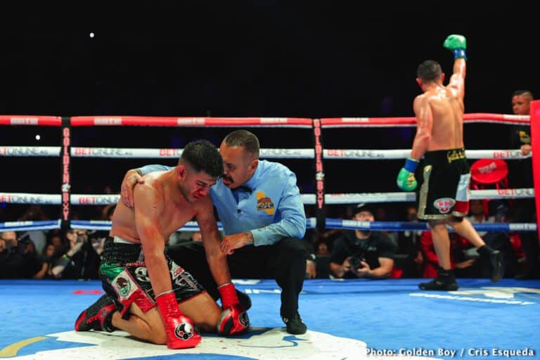Giovani Santillan obliterates Alexis Rocha by 6th round knockout - Boxing results