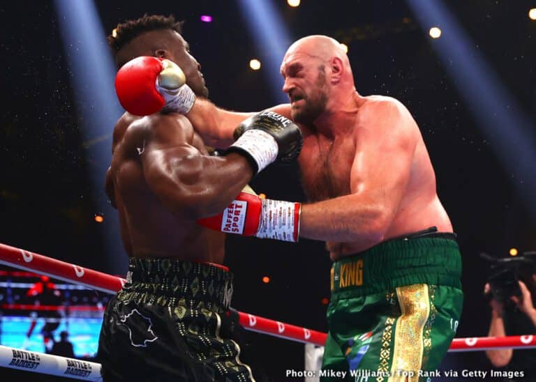 Should Tyson Fury been penalized for elbowing Francis Ngannou?