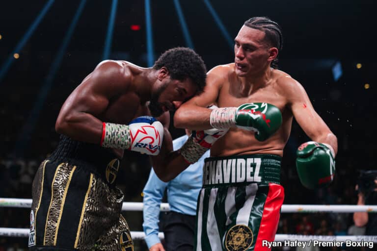 Benavidez bludgeons Andrade into submission - Boxing results