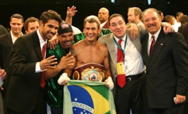 Former Champ Acelino Freitas Returns To Crush Kleber Bambam In A Round In Brazil
