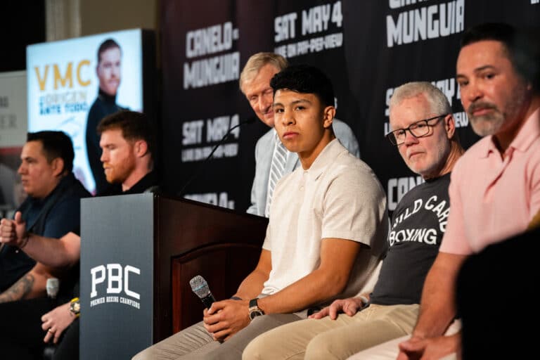 De La Hoya Slams "Boring" Canelo - Munguia Press Conference
