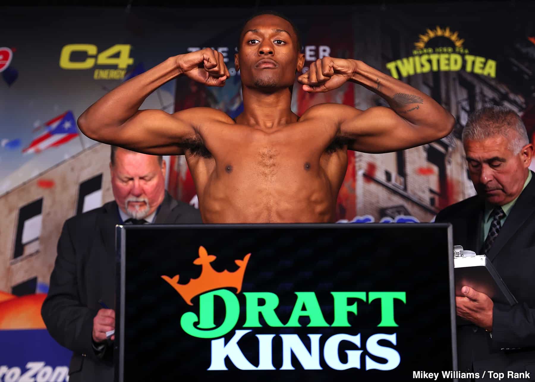 Zayas vs. Teixeira: Official ESPN Weigh In Results