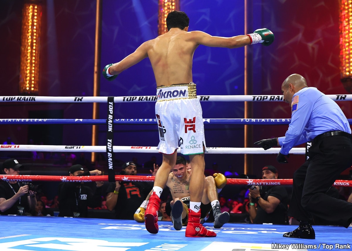 Rafael Espinoza Destroys Sergio Chirino in 4th round Knockout - Boxing Results