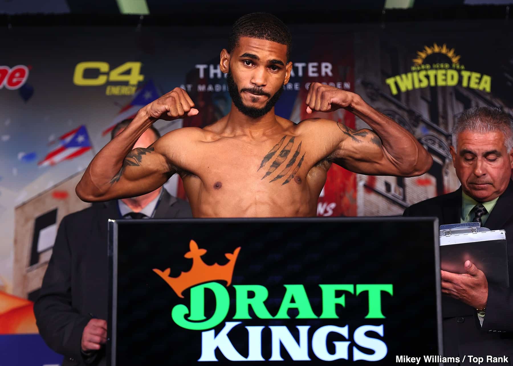 Zayas vs. Teixeira: Official ESPN Weigh In Results