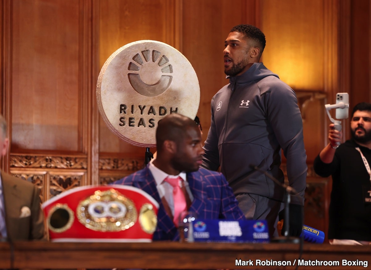 Hearn: “Expect To See Anthony Joshua In A Ring Next May Or June”