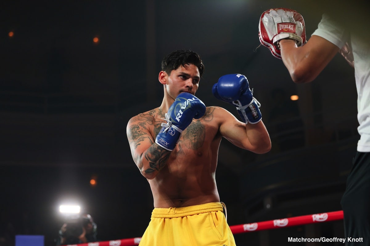 De La Hoya Rejects Romero Rematch for Garcia, Eyes Teofimo Lopez