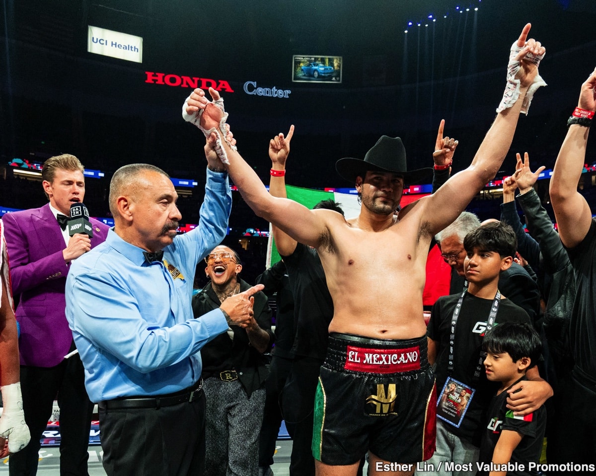 Gilberto Ramirez Beats Dorticos in Tough Fight, Wants Opetaia Next