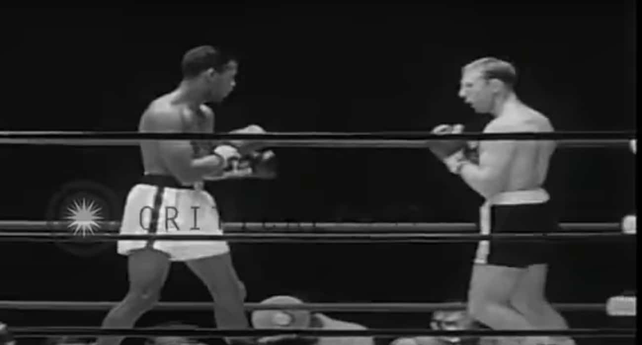 On This Day: The Great Sugar Ray Robinson Has His Last fight As A Welterweight; And He Only Takes Home One Dollar