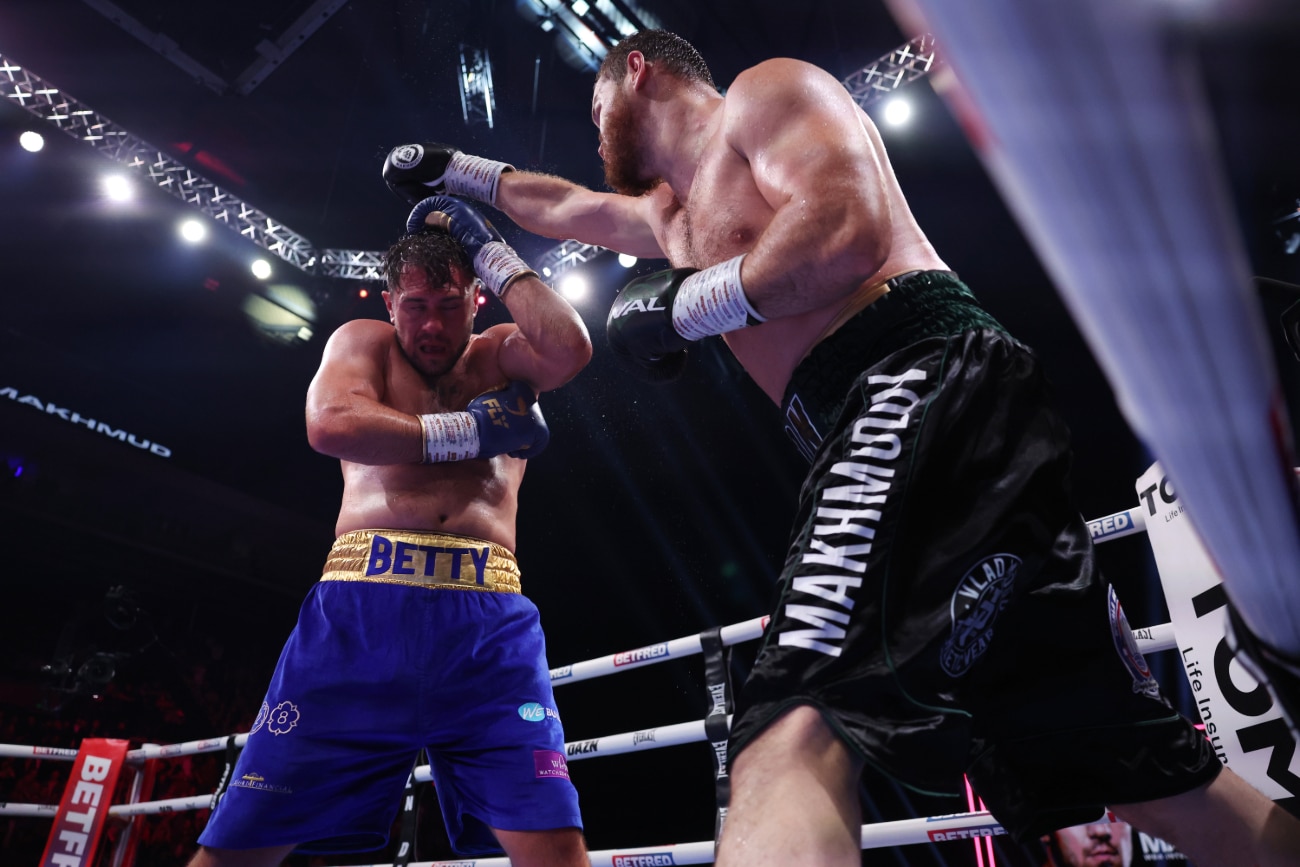 Too Big, Too Strong, Too Mean: Russian Lion Arslanbek Makhmudov Mauls Dave Allen Over 12 Brutal Rounds in England - Boxing Results