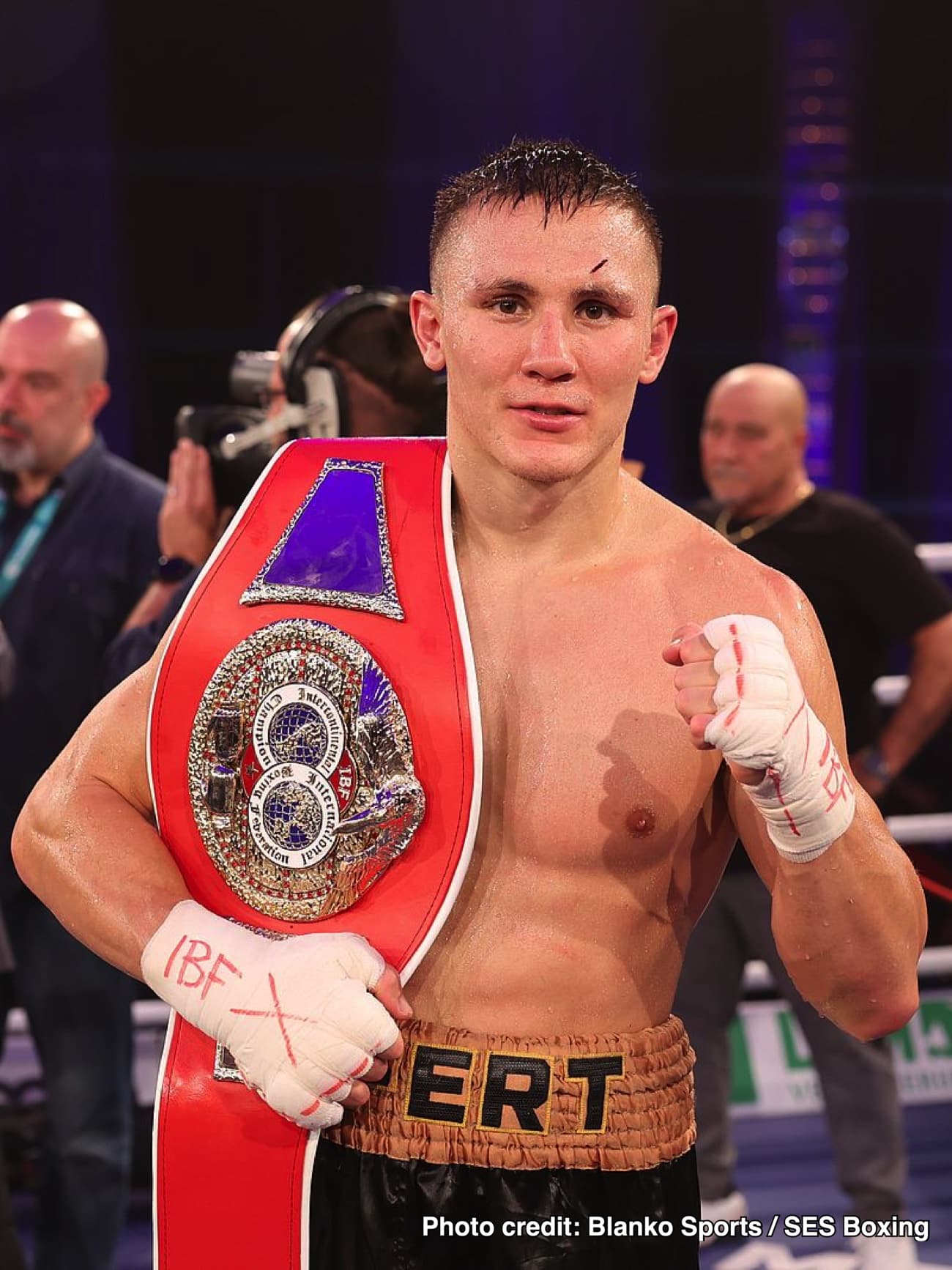 MIchael Eifert Demands Dmitry Bivol Unification