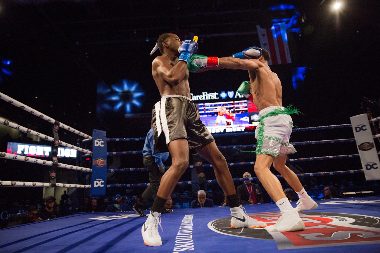 Photo Recap: Greg Outlaw tops Lee in DC; Rosado Upsets Glenn