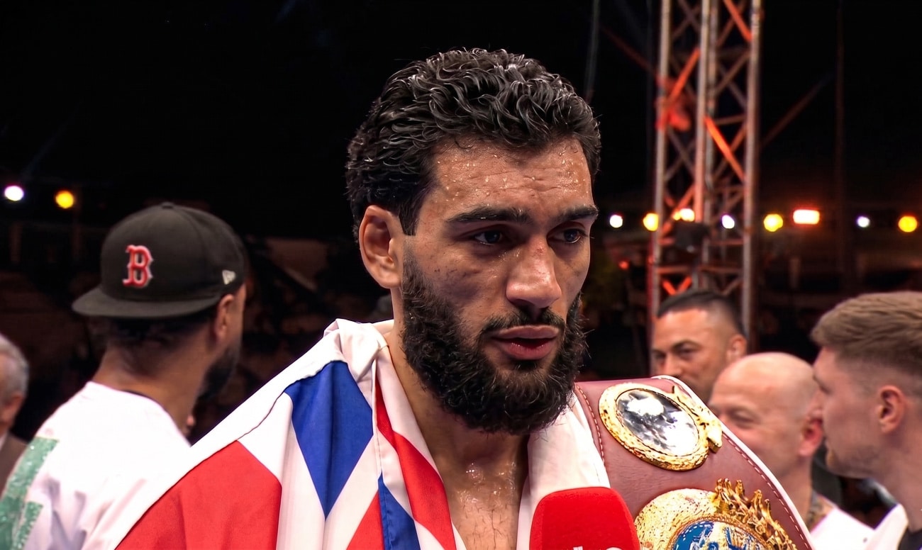 Hamzah Sheeraz Escapes Simon Zachenhuber After Booed Majority Decision