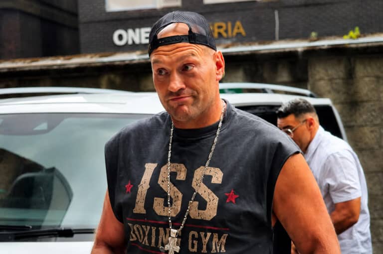 Tyson Fury Coaches Heavyweight Prospect Aleksei Dronov