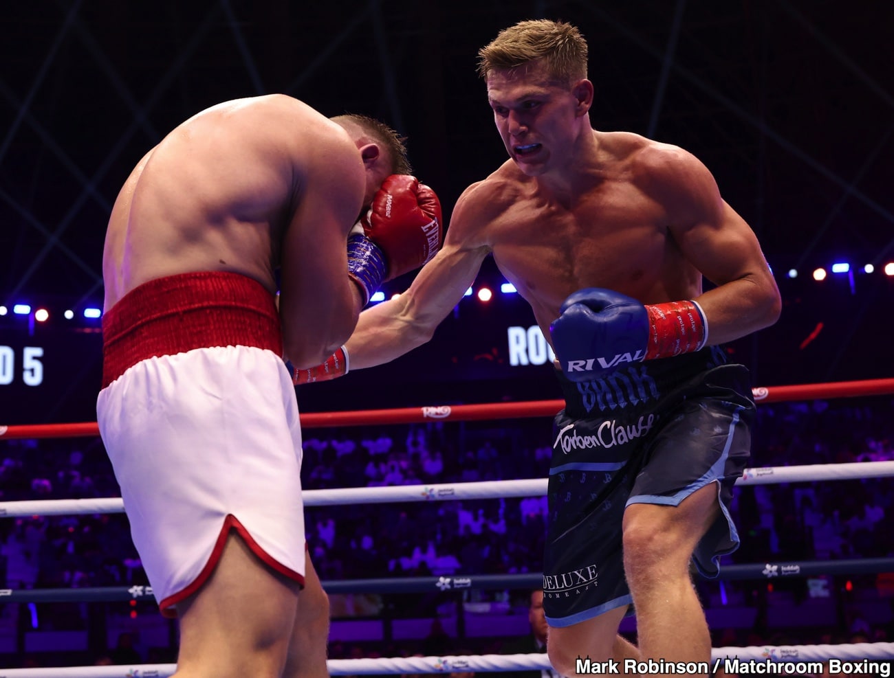 Jacob Bank Shuts Out Pawel August Over Eight Rounds