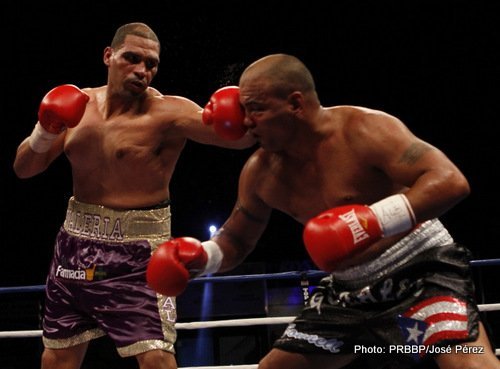 Photos: Vazquez Jr. KOs Oquendo in 7th; Fuentes destroys Calderon in 5