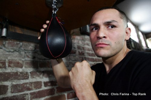 Mike Alvarado boxing image / photo