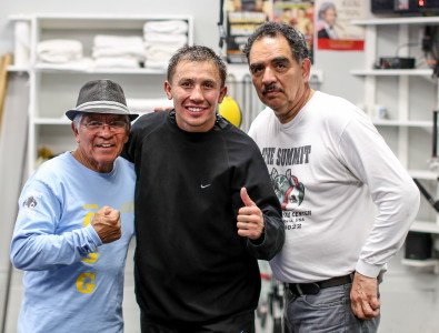 Abel Sanchez convinced Canelo will “wear down” in fight with GGG: “I see Golovkin winning going away”