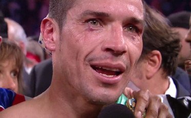 Sergio Martinez fought with a broken left hand from the 4th round against Chavez Jr