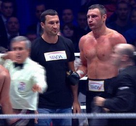 Klitschko stops Charr in 4th; Abdusalamov stops McCline with a jab